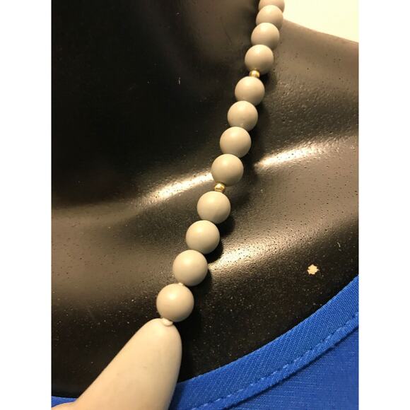 Gray Necklace 16 Inch Crescent Statement 1980s Goldtone Spacers Lightweight - Picture 8 of 12